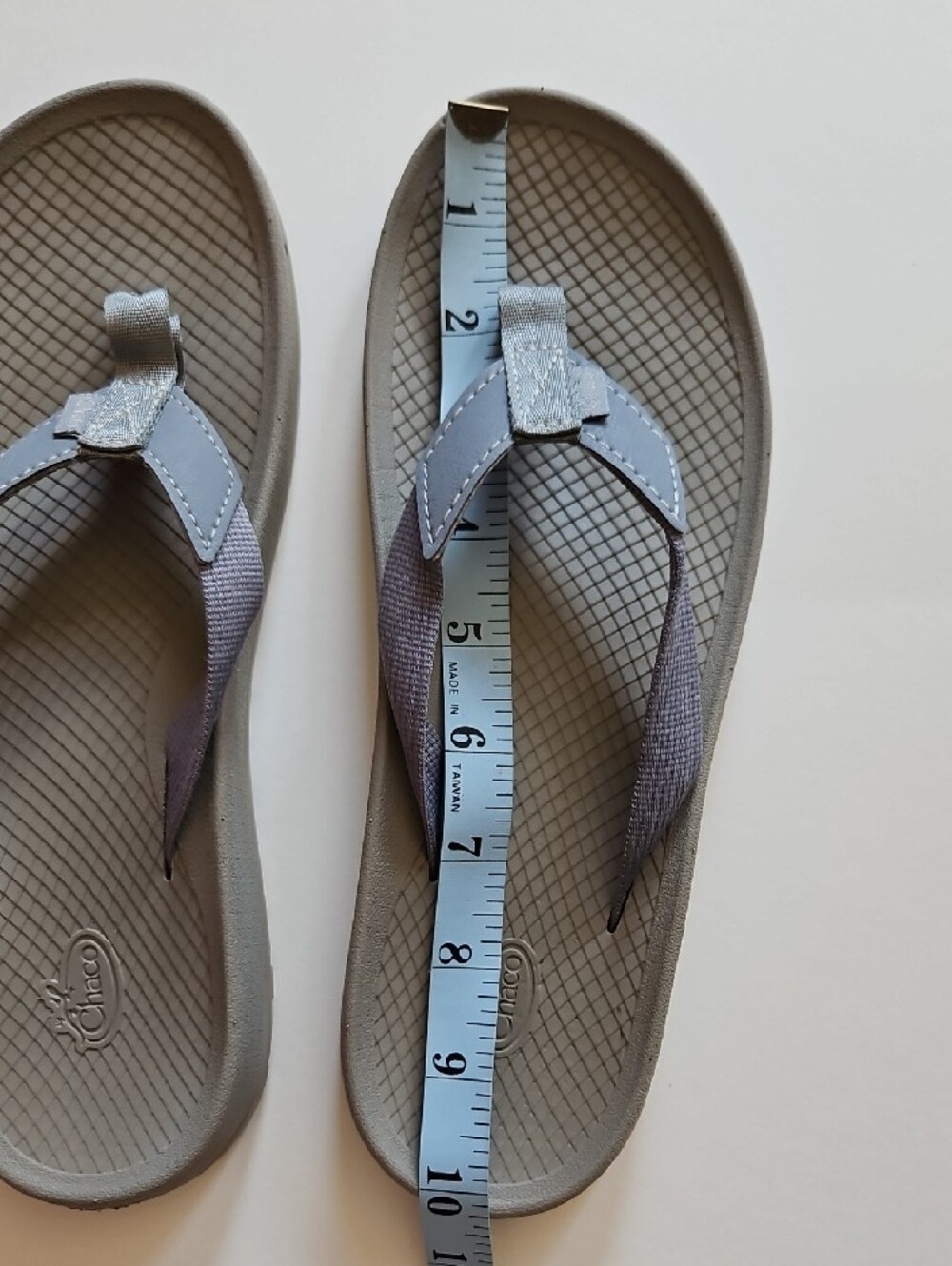 Chaco Size 8.5 Women's Neutral Beige Flip Flop Sandals with Light Taupe Straps - Picture 8 of 10